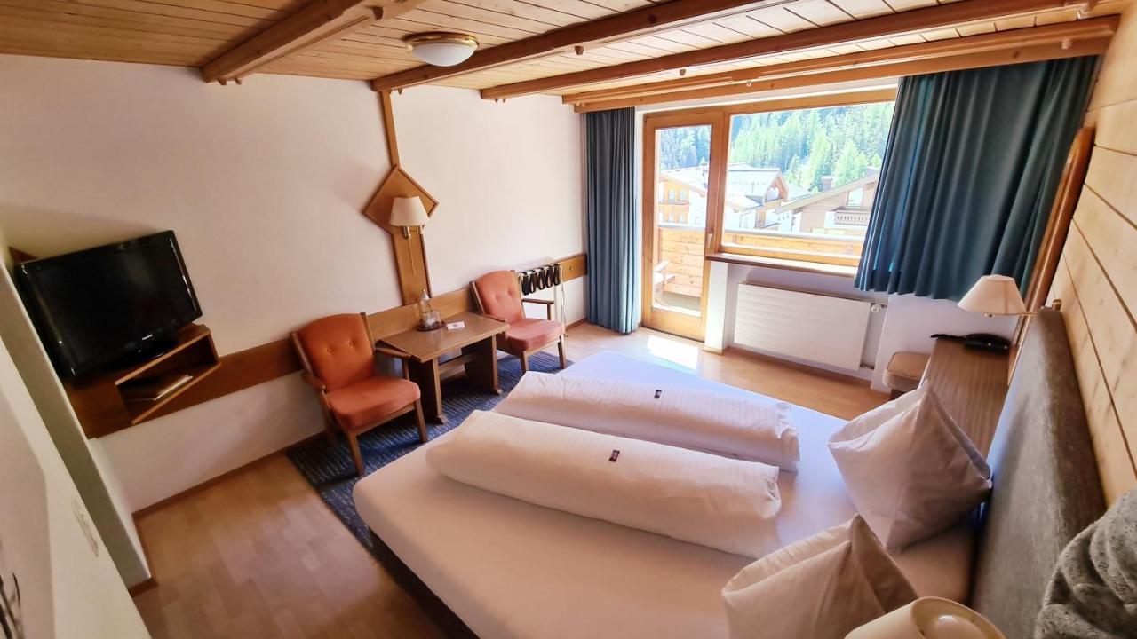 Hotel Cresta Замнаун Экстерьер фото